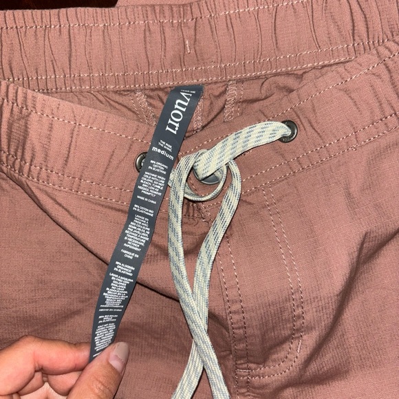 Vuori The Rise The Shine Ripstop Cargo Pants Clay - Picture 4 of 4